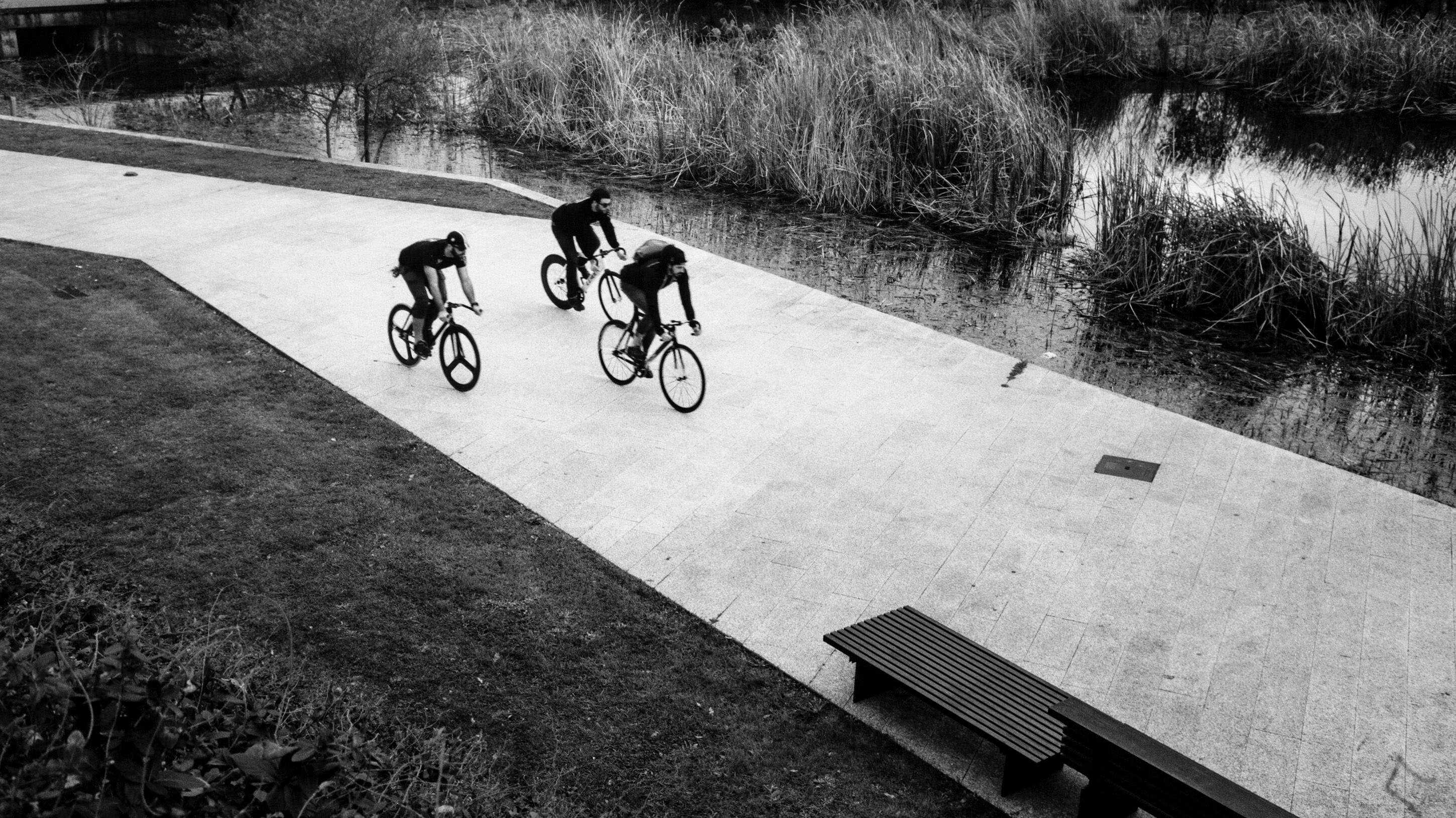 Ignacio Gonzalez: Photographing Cyclists With Kodak T-Max
